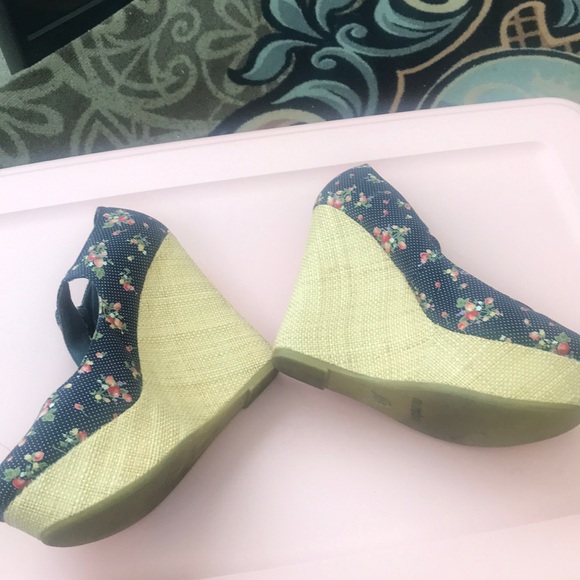 Platform wedges - Picture 3 of 3